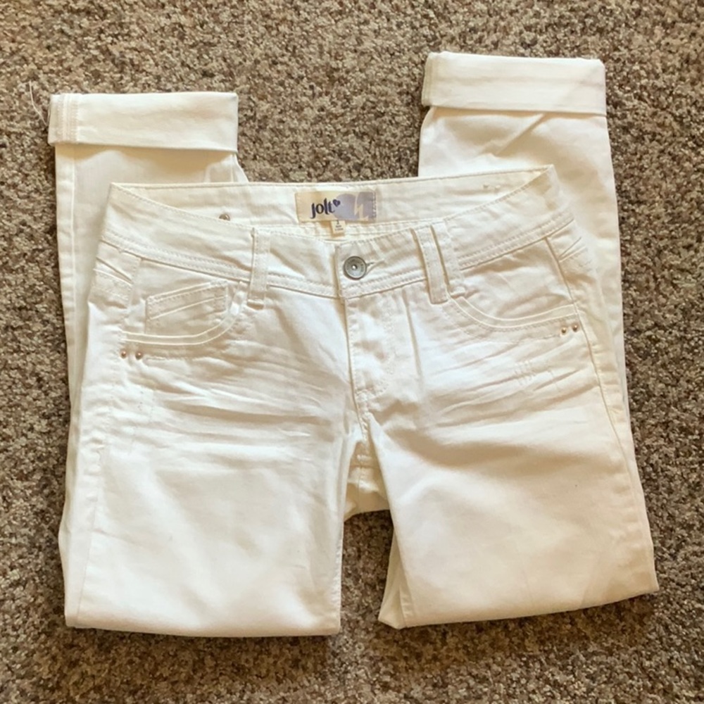White capris perfect for summer